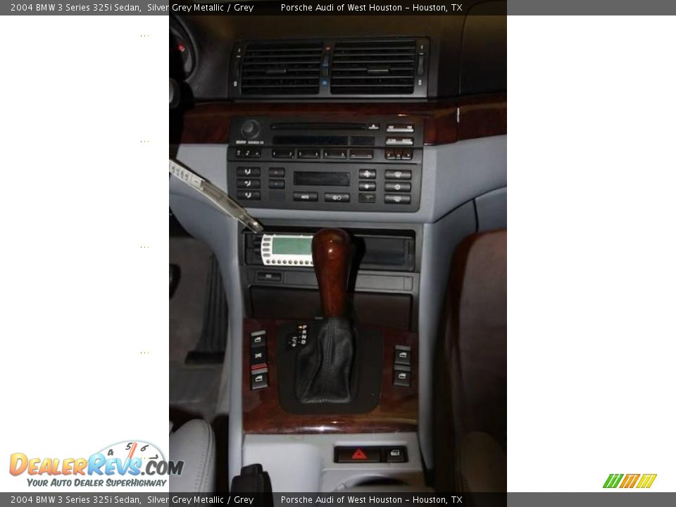 2004 BMW 3 Series 325i Sedan Silver Grey Metallic / Grey Photo #16