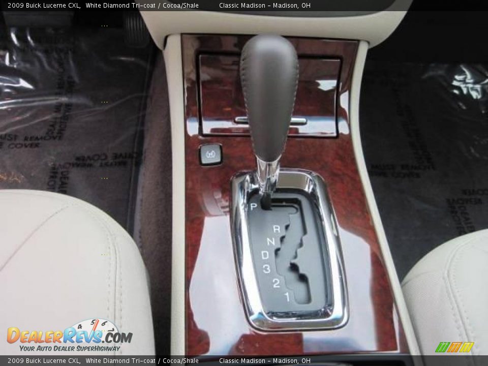 2009 Buick Lucerne CXL White Diamond Tri-coat / Cocoa/Shale Photo #9