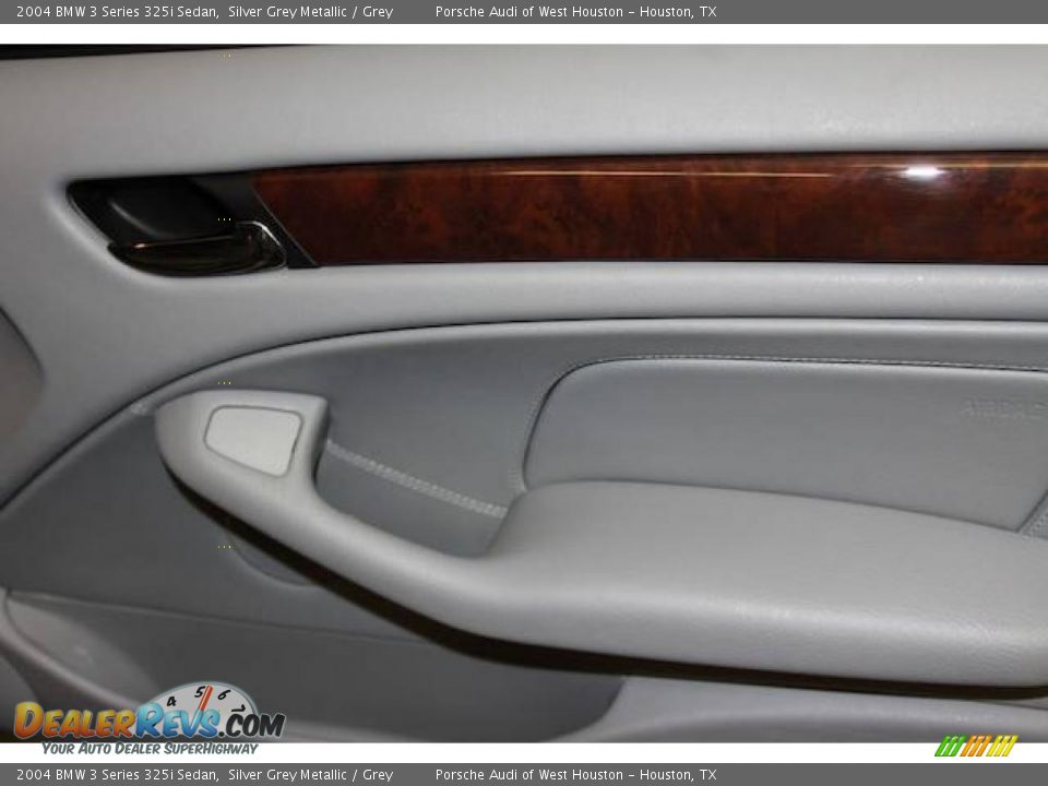 2004 BMW 3 Series 325i Sedan Silver Grey Metallic / Grey Photo #17