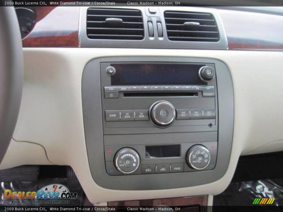 2009 Buick Lucerne CXL White Diamond Tri-coat / Cocoa/Shale Photo #10