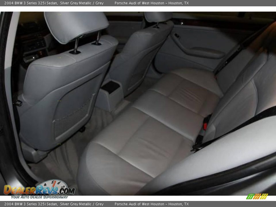 2004 BMW 3 Series 325i Sedan Silver Grey Metallic / Grey Photo #19