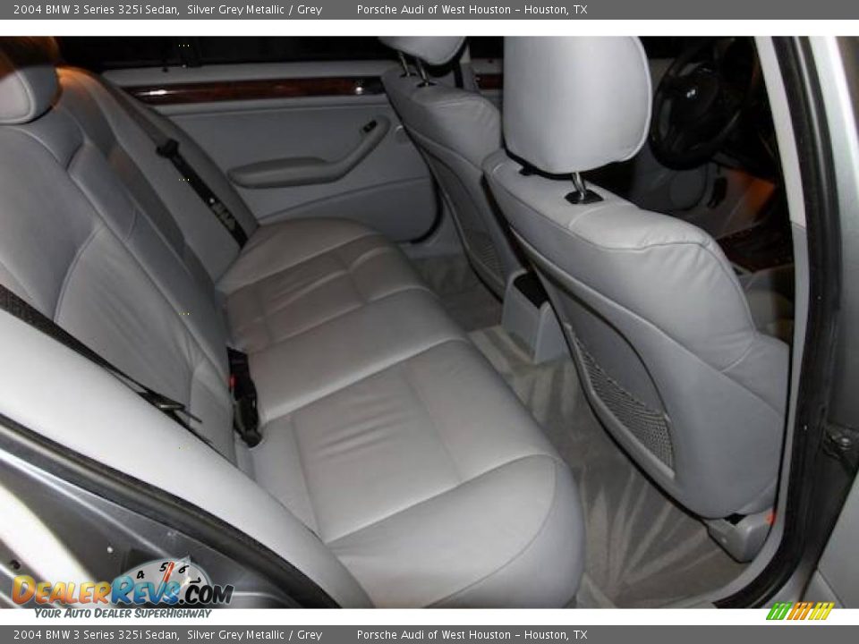 2004 BMW 3 Series 325i Sedan Silver Grey Metallic / Grey Photo #33