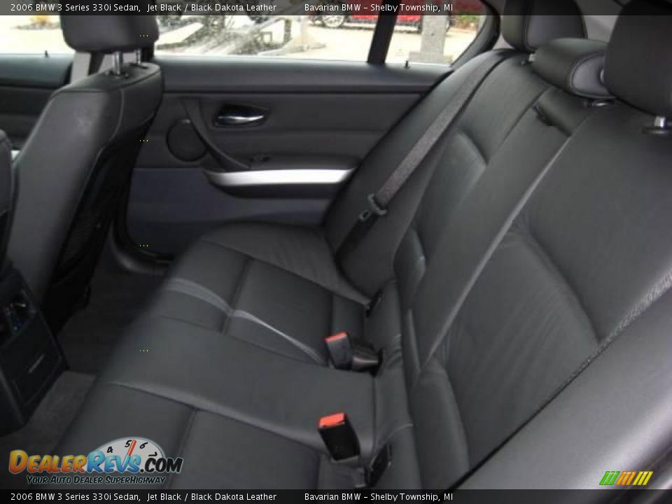 2006 BMW 3 Series 330i Sedan Jet Black / Black Dakota Leather Photo #16