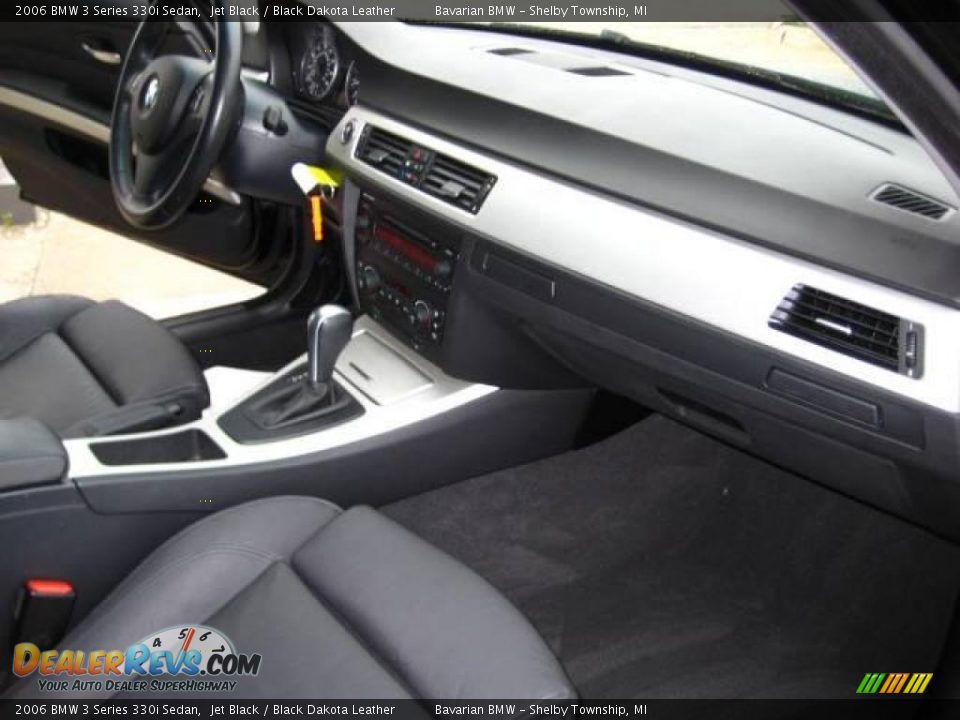 2006 BMW 3 Series 330i Sedan Jet Black / Black Dakota Leather Photo #18