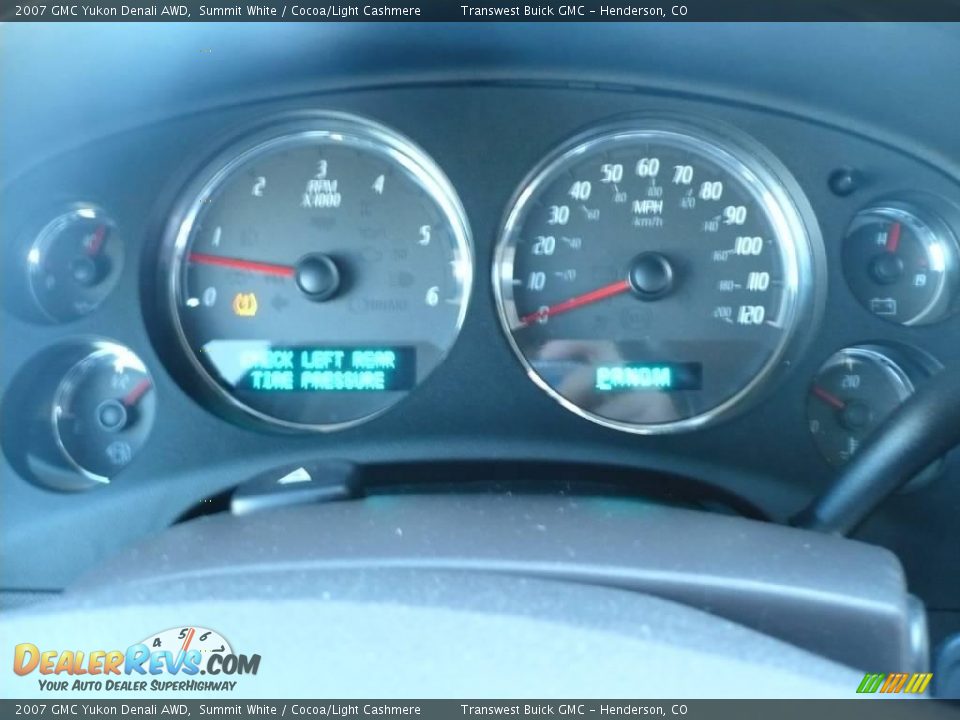 2007 GMC Yukon Denali AWD Summit White / Cocoa/Light Cashmere Photo #19
