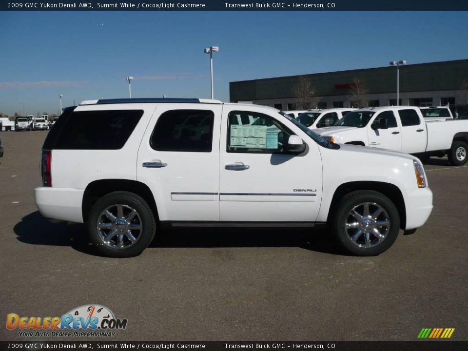 2009 GMC Yukon Denali AWD Summit White / Cocoa/Light Cashmere Photo #3