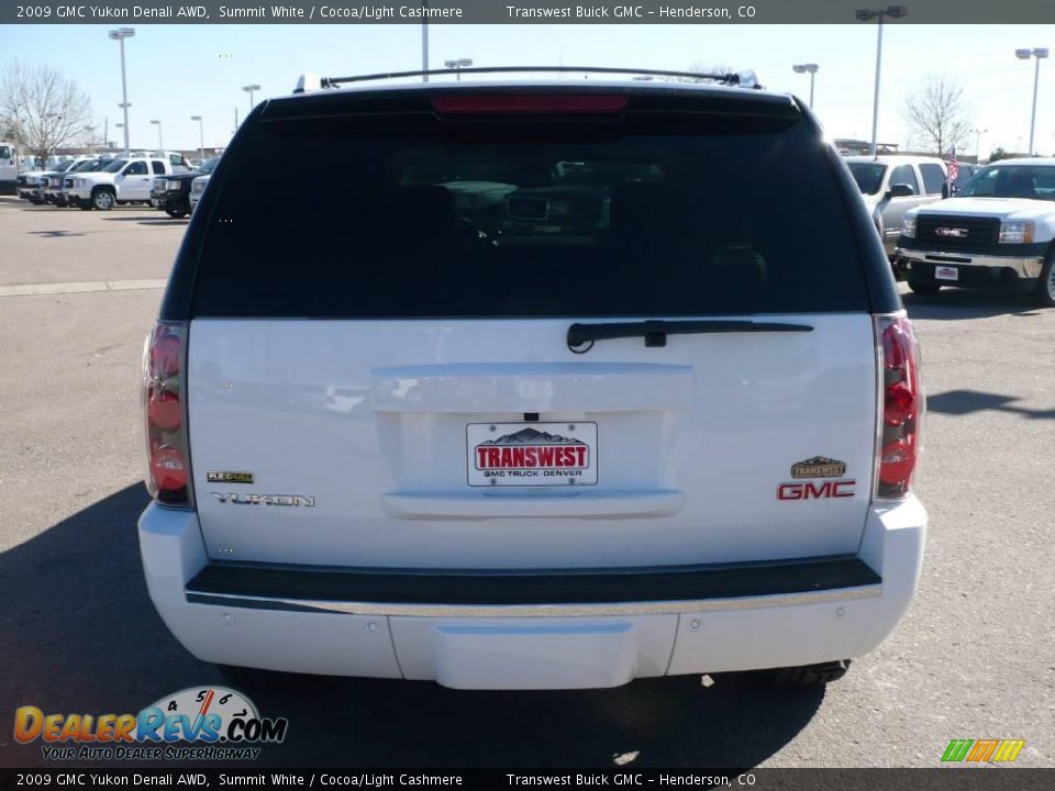 2009 GMC Yukon Denali AWD Summit White / Cocoa/Light Cashmere Photo #4