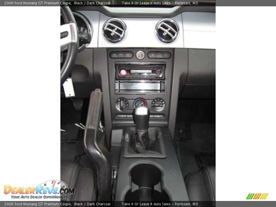 2006 Ford Mustang GT Premium Coupe Black / Dark Charcoal Photo #7