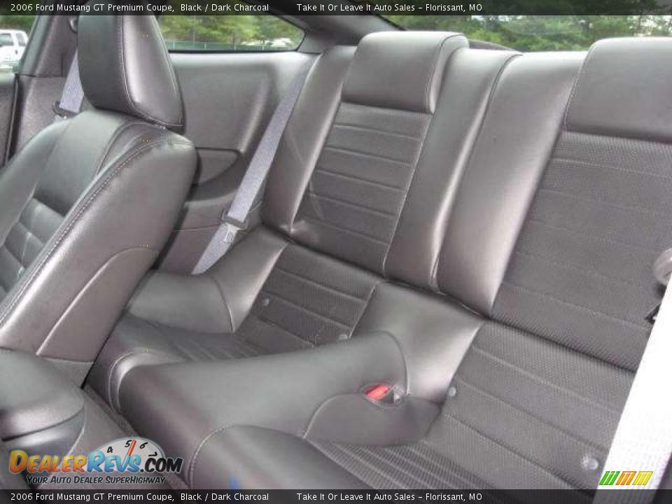 2006 Ford Mustang GT Premium Coupe Black / Dark Charcoal Photo #10