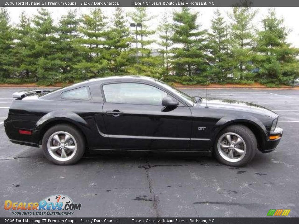 2006 Ford Mustang GT Premium Coupe Black / Dark Charcoal Photo #17