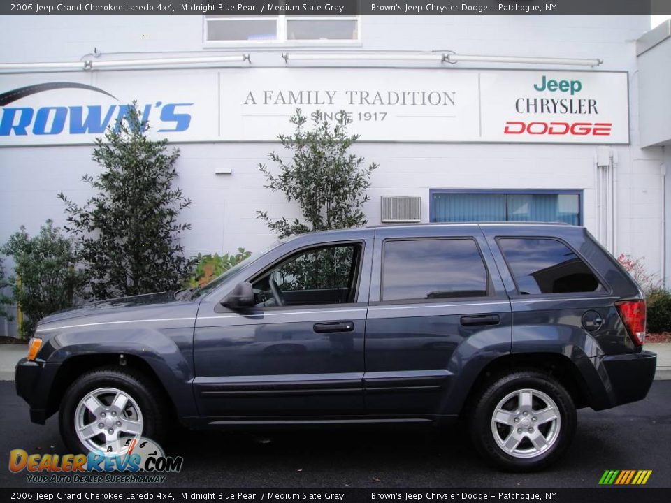2006 Jeep Grand Cherokee Laredo 4x4 Midnight Blue Pearl / Medium Slate Gray Photo #1