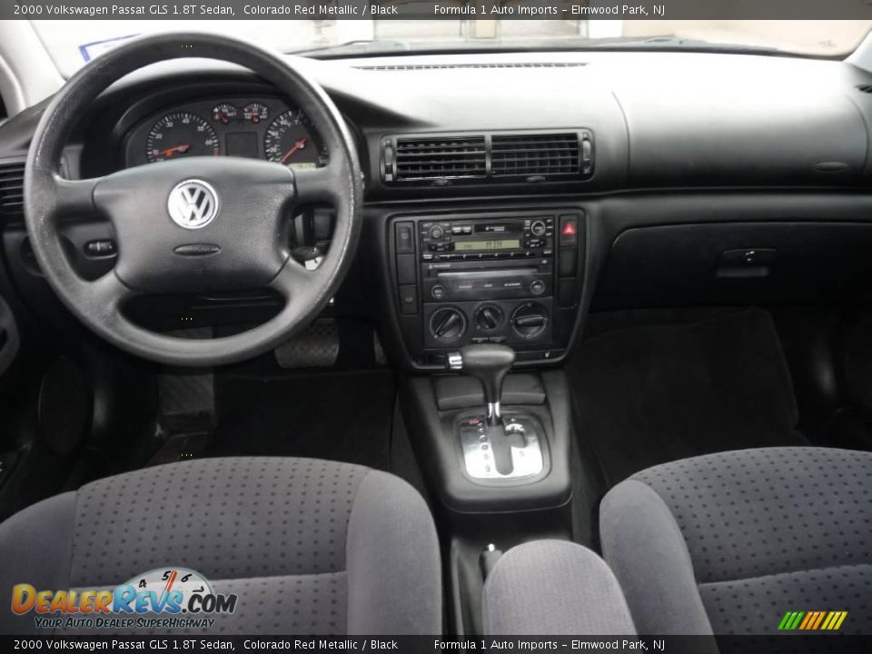 2000 Volkswagen Passat GLS 1.8T Sedan Colorado Red Metallic / Black Photo #9