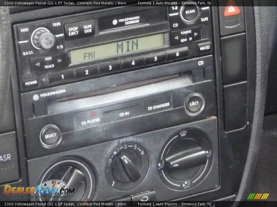 2000 Volkswagen Passat GLS 1.8T Sedan Colorado Red Metallic / Black Photo #10