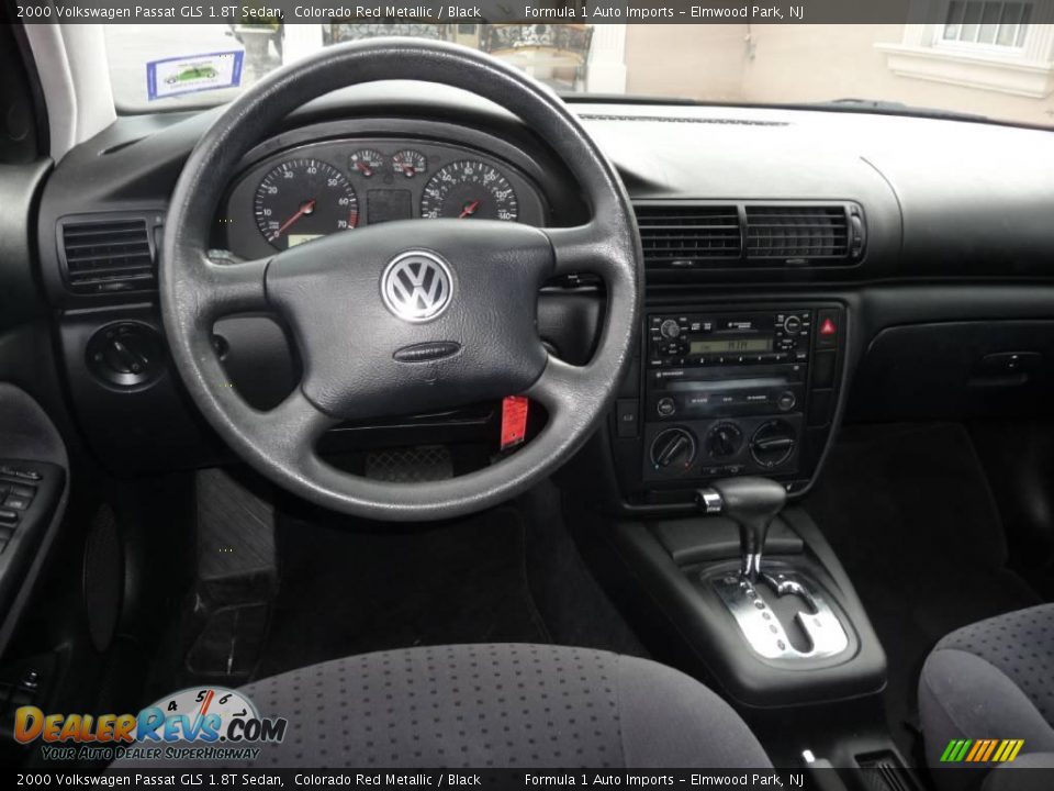 2000 Volkswagen Passat GLS 1.8T Sedan Colorado Red Metallic / Black Photo #12