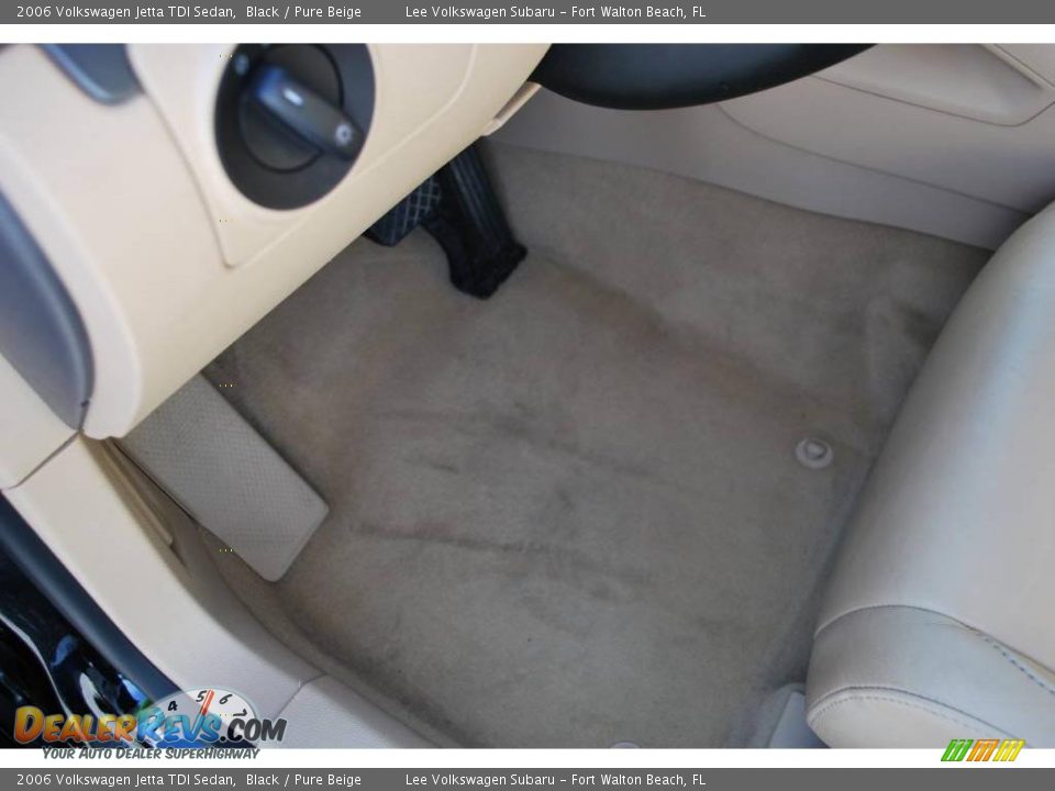 2006 Volkswagen Jetta TDI Sedan Black / Pure Beige Photo #16