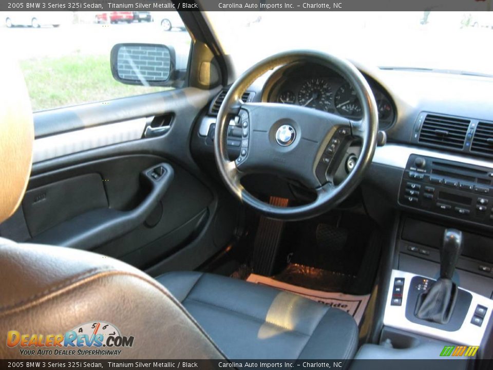 2005 BMW 3 Series 325i Sedan Titanium Silver Metallic / Black Photo #10