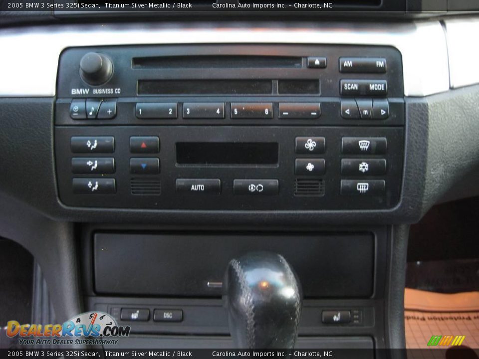 2005 BMW 3 Series 325i Sedan Titanium Silver Metallic / Black Photo #13