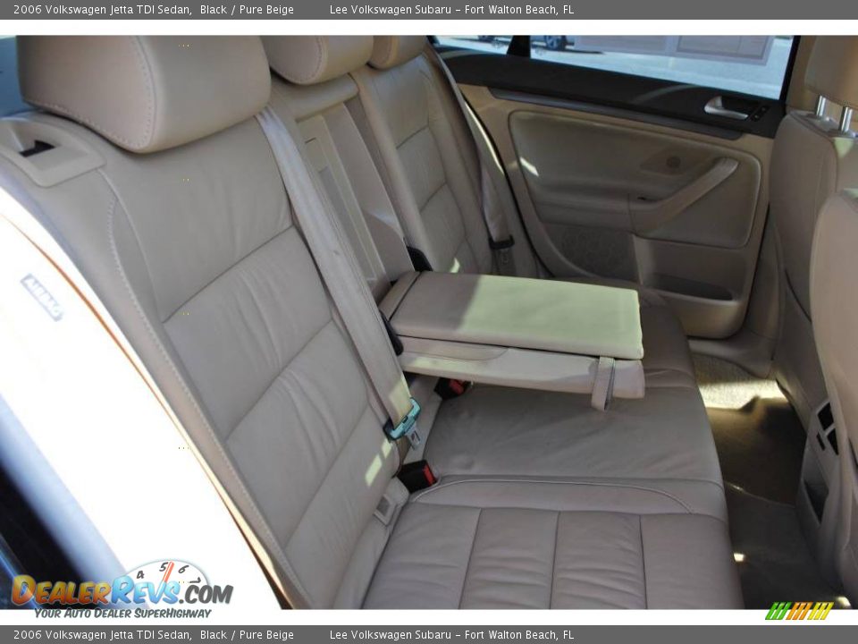2006 Volkswagen Jetta TDI Sedan Black / Pure Beige Photo #26