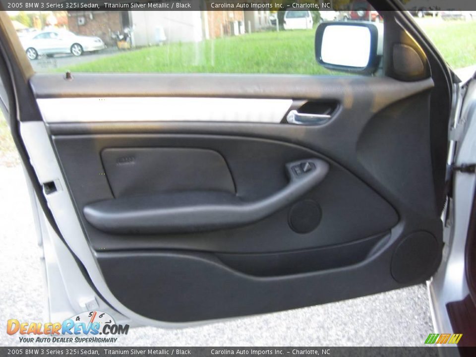 2005 BMW 3 Series 325i Sedan Titanium Silver Metallic / Black Photo #15