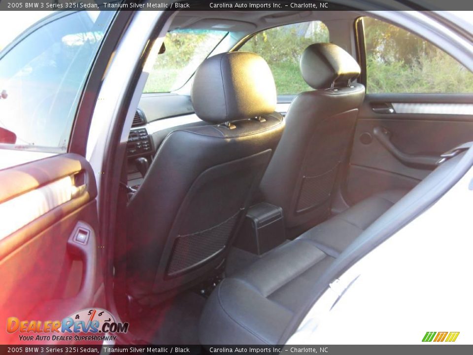 2005 BMW 3 Series 325i Sedan Titanium Silver Metallic / Black Photo #17