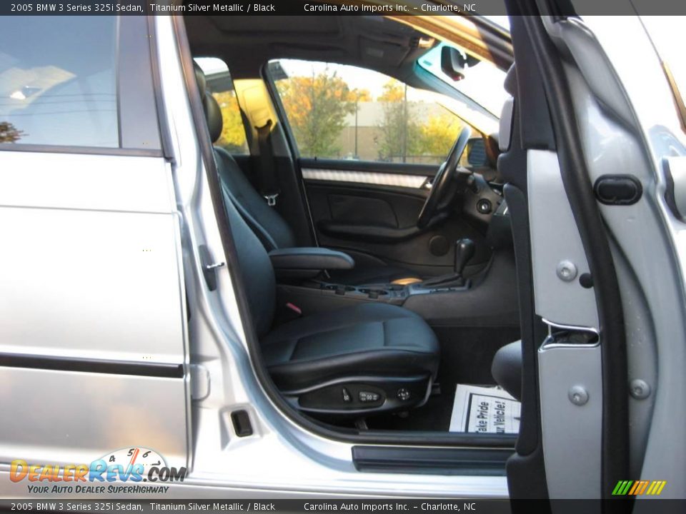 2005 BMW 3 Series 325i Sedan Titanium Silver Metallic / Black Photo #19