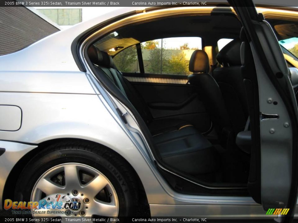 2005 BMW 3 Series 325i Sedan Titanium Silver Metallic / Black Photo #24