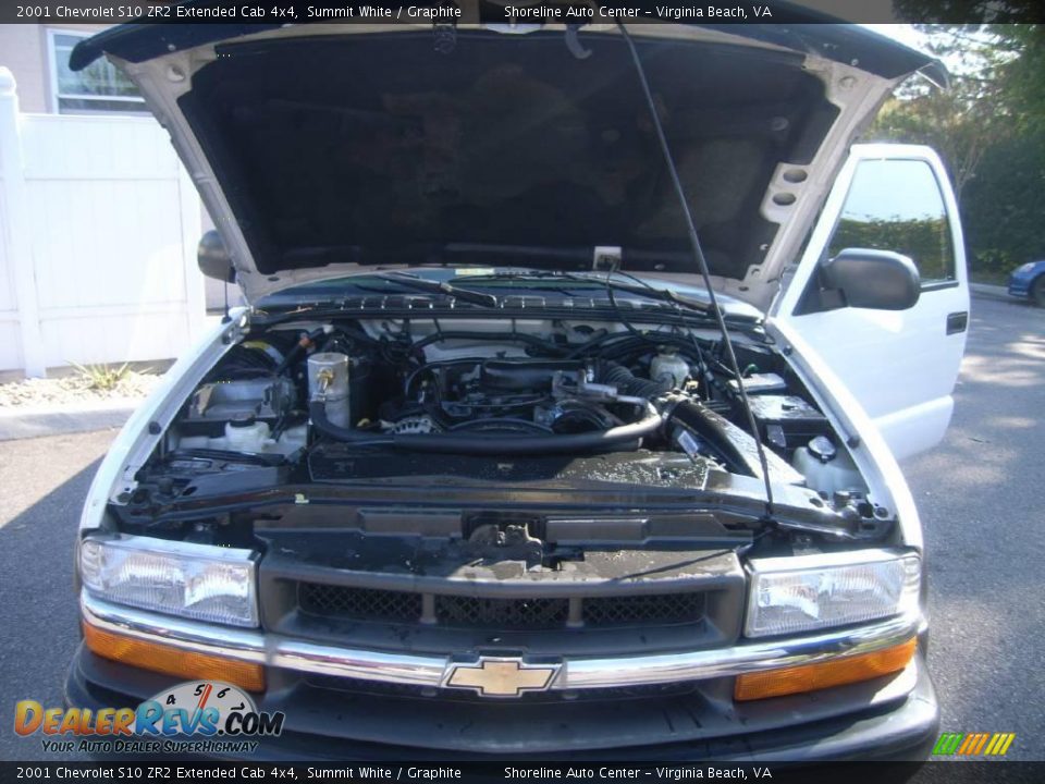 2001 Chevrolet S10 ZR2 Extended Cab 4x4 Summit White / Graphite Photo #12