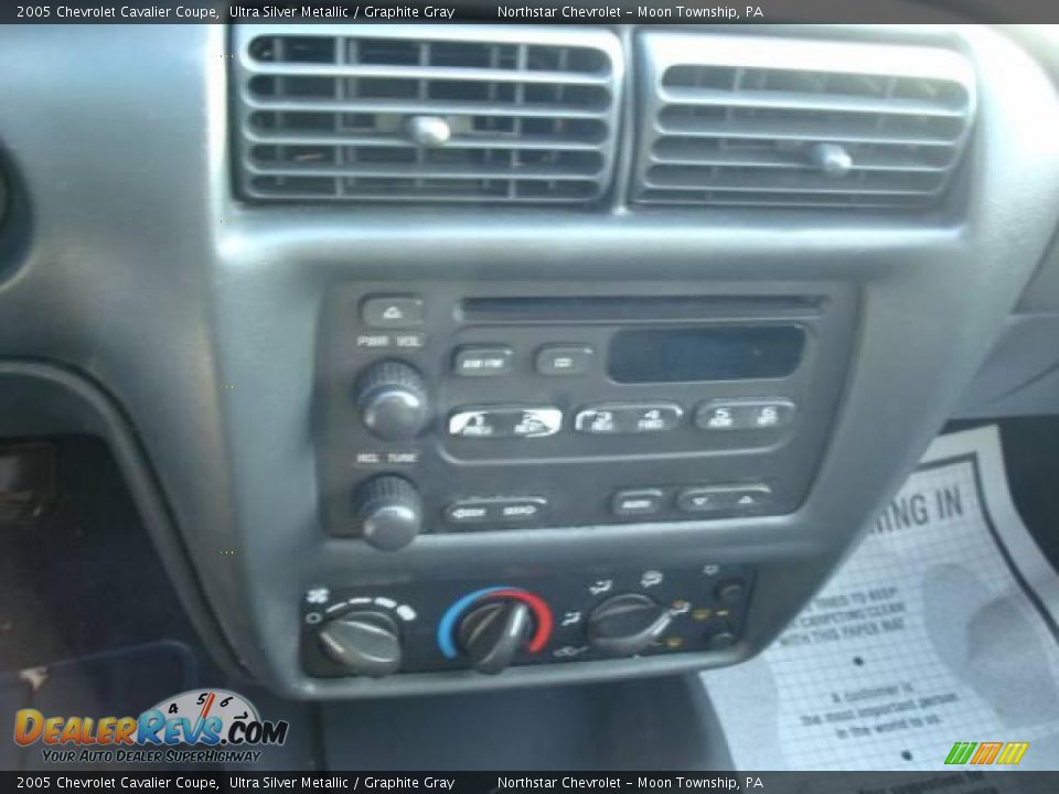2005 Chevrolet Cavalier Coupe Ultra Silver Metallic / Graphite Gray Photo #13