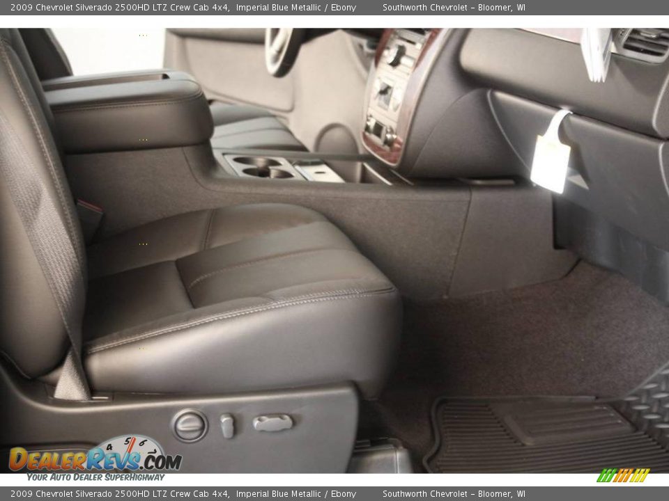 2009 Chevrolet Silverado 2500HD LTZ Crew Cab 4x4 Imperial Blue Metallic / Ebony Photo #4
