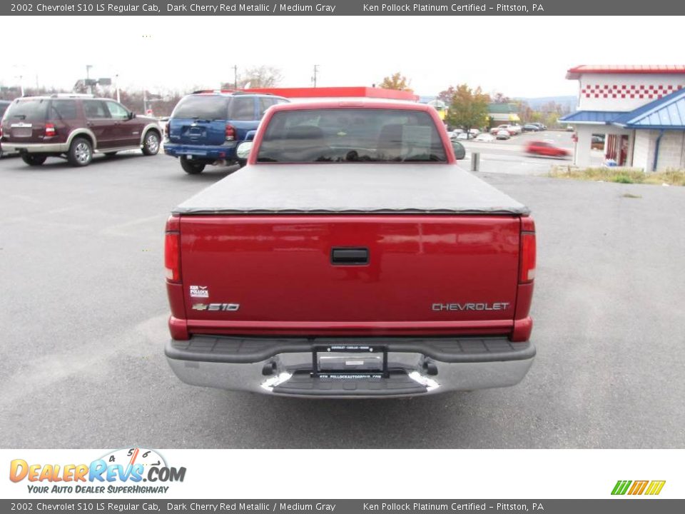 2002 Chevrolet S10 LS Regular Cab Dark Cherry Red Metallic / Medium Gray Photo #7