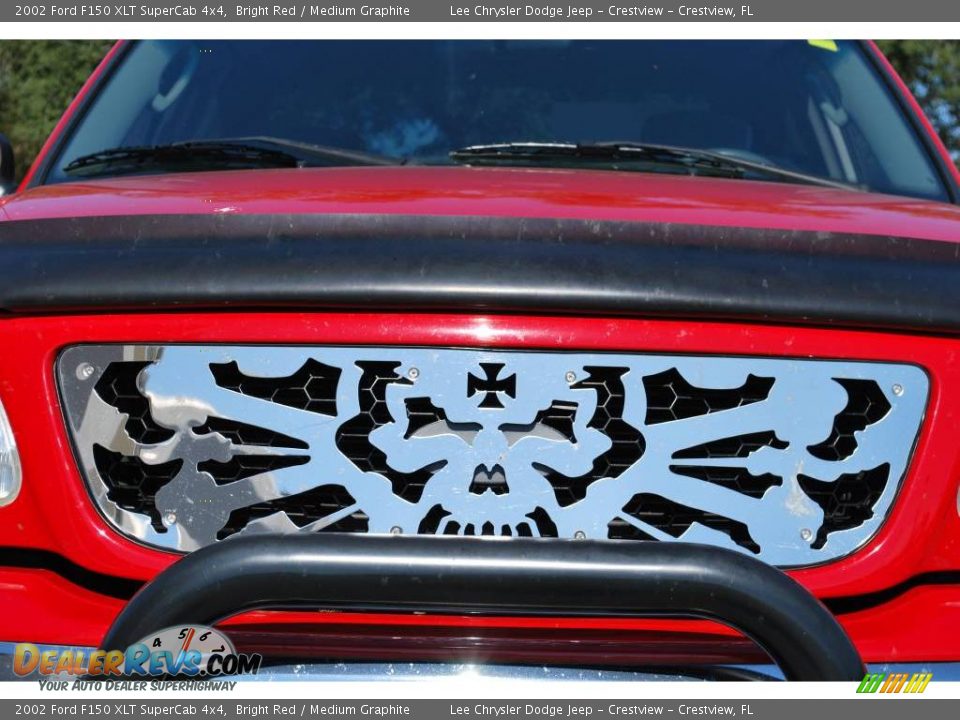 2002 Ford F150 XLT SuperCab 4x4 Bright Red / Medium Graphite Photo #9