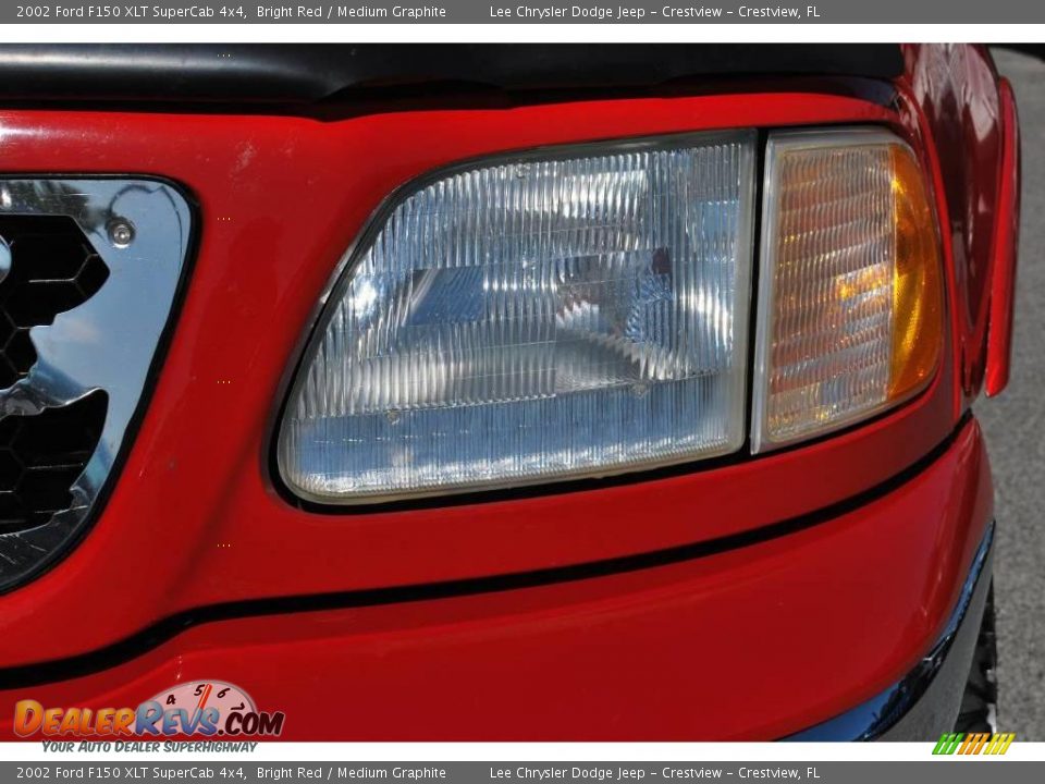 2002 Ford F150 XLT SuperCab 4x4 Bright Red / Medium Graphite Photo #10
