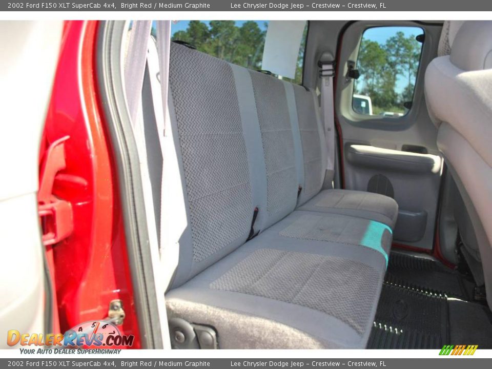 2002 Ford F150 XLT SuperCab 4x4 Bright Red / Medium Graphite Photo #30