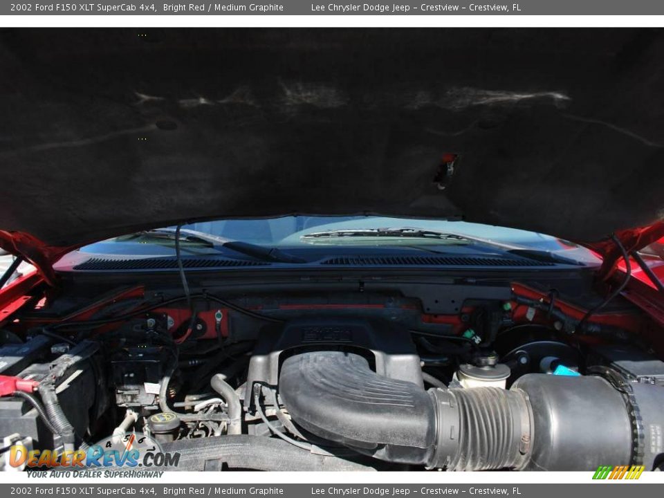 2002 Ford F150 XLT SuperCab 4x4 Bright Red / Medium Graphite Photo #36