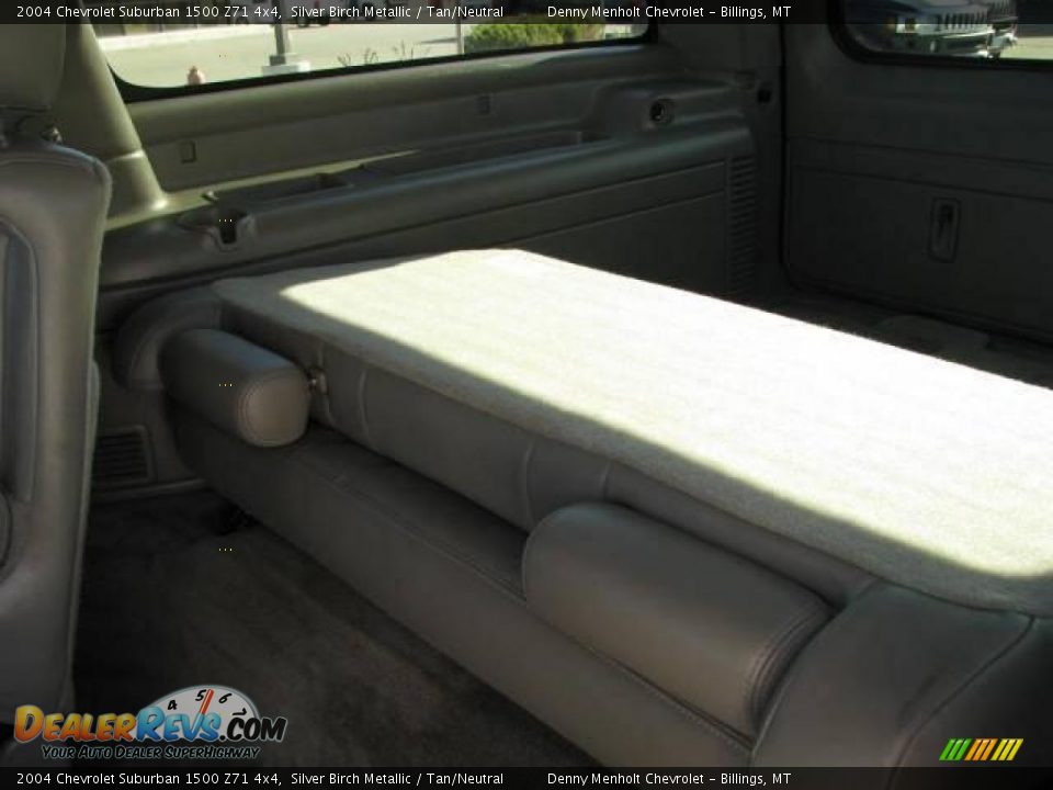 2004 Chevrolet Suburban 1500 Z71 4x4 Silver Birch Metallic / Tan/Neutral Photo #10