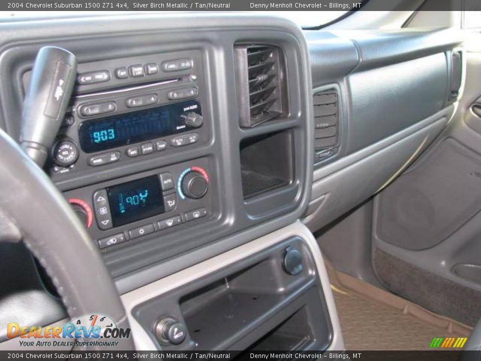 2004 Chevrolet Suburban 1500 Z71 4x4 Silver Birch Metallic / Tan/Neutral Photo #13