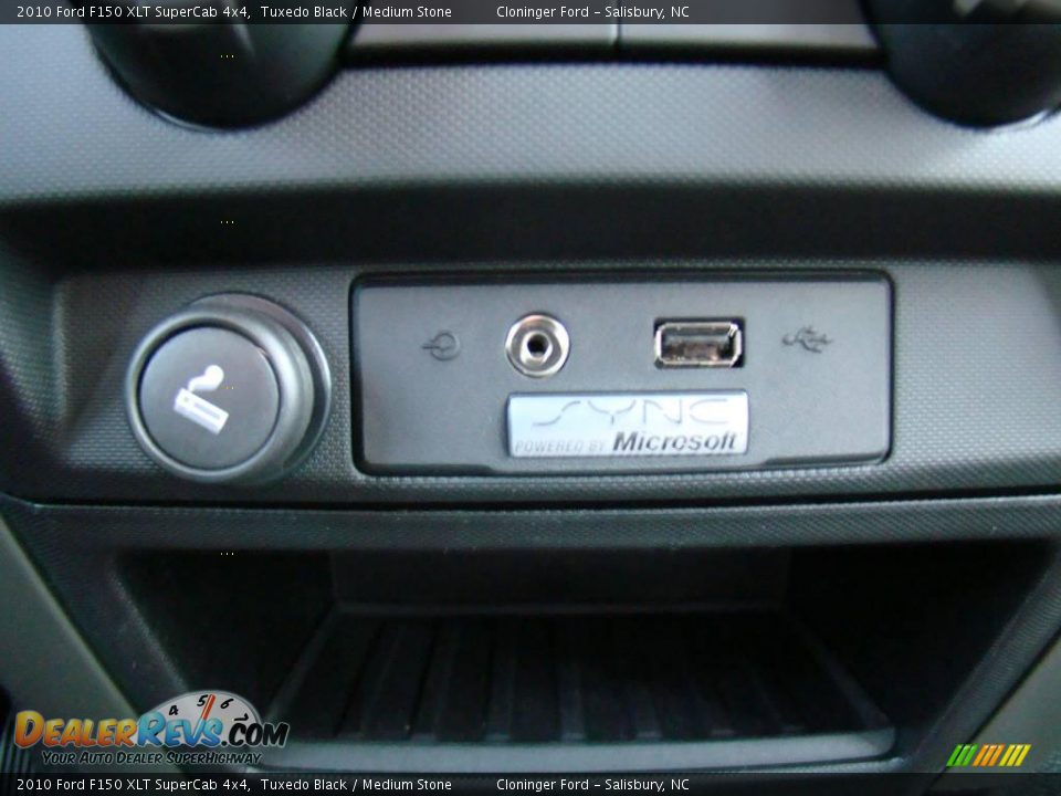 2010 Ford F150 XLT SuperCab 4x4 Tuxedo Black / Medium Stone Photo #24