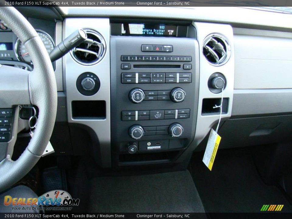 2010 Ford F150 XLT SuperCab 4x4 Tuxedo Black / Medium Stone Photo #26