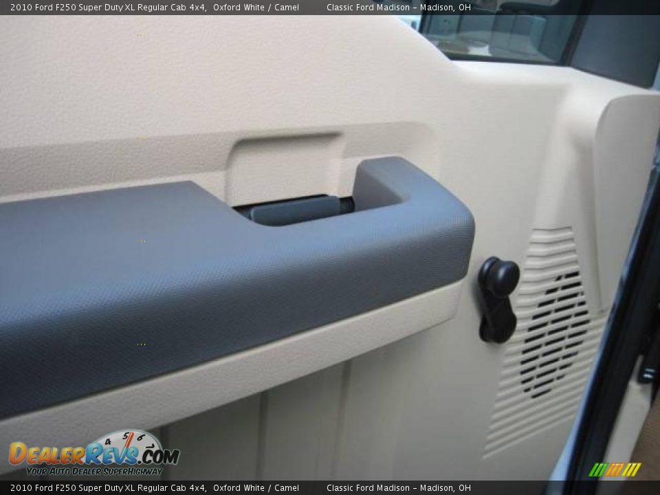2010 Ford F250 Super Duty XL Regular Cab 4x4 Oxford White / Camel Photo #6