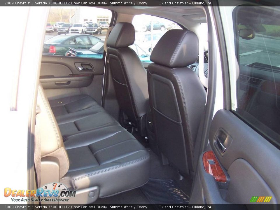 2009 Chevrolet Silverado 3500HD LTZ Crew Cab 4x4 Dually Summit White / Ebony Photo #16