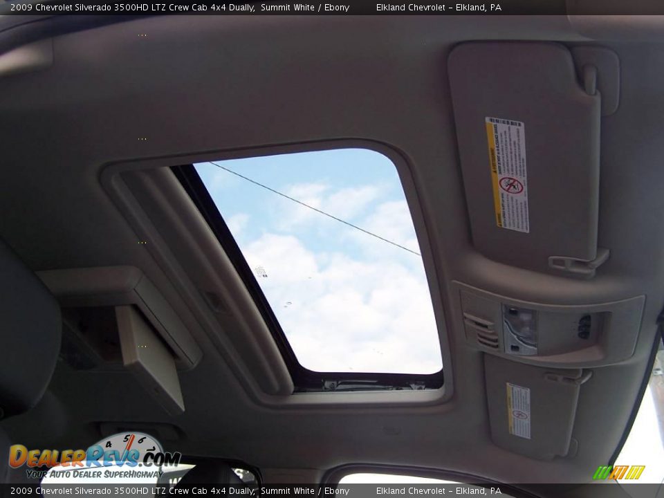 2009 Chevrolet Silverado 3500HD LTZ Crew Cab 4x4 Dually Summit White / Ebony Photo #18