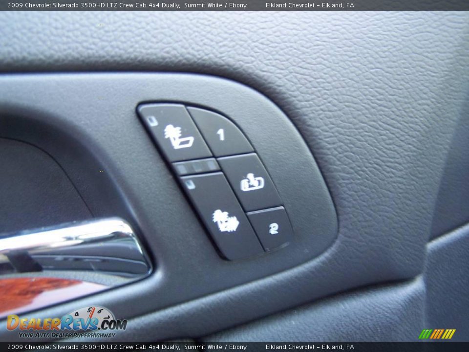 2009 Chevrolet Silverado 3500HD LTZ Crew Cab 4x4 Dually Summit White / Ebony Photo #20
