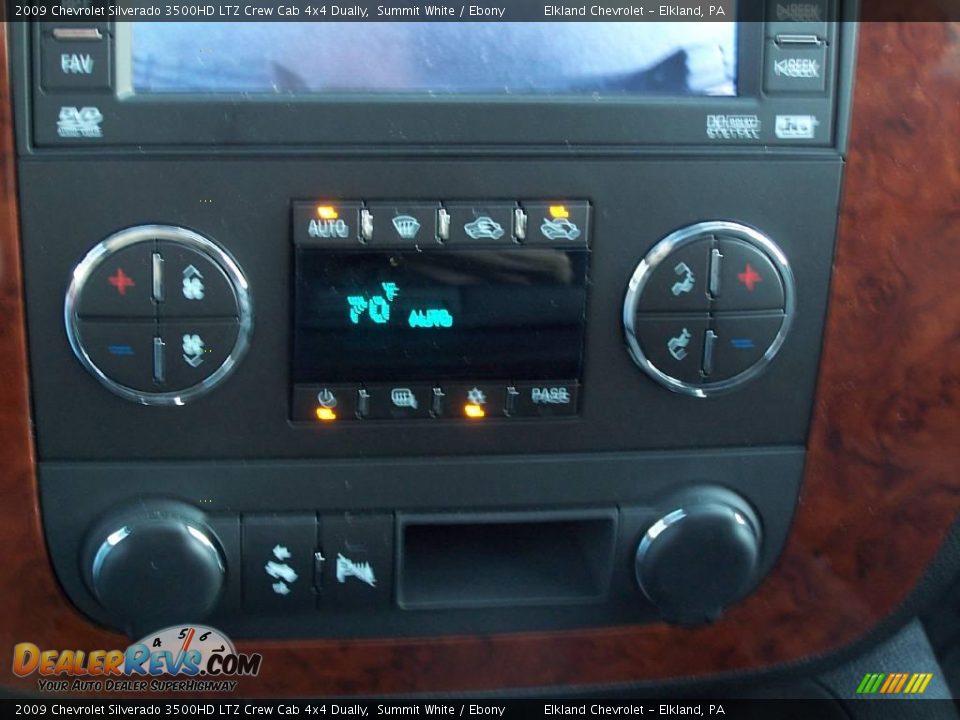2009 Chevrolet Silverado 3500HD LTZ Crew Cab 4x4 Dually Summit White / Ebony Photo #24