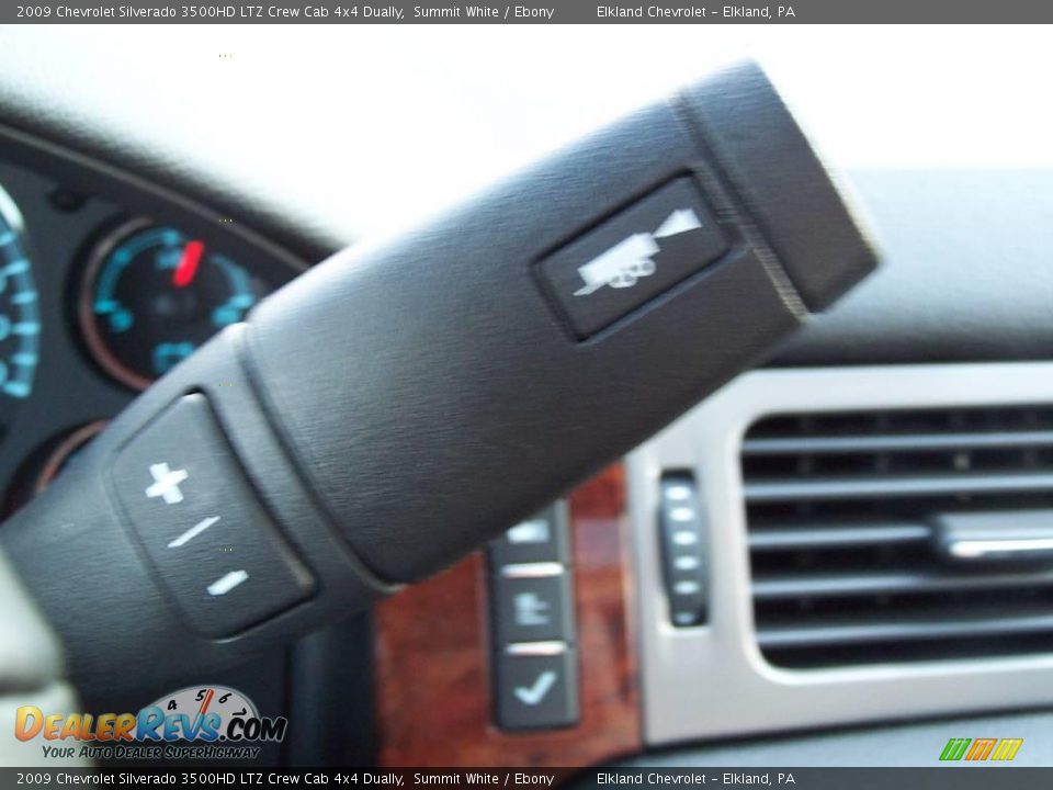 2009 Chevrolet Silverado 3500HD LTZ Crew Cab 4x4 Dually Summit White / Ebony Photo #26