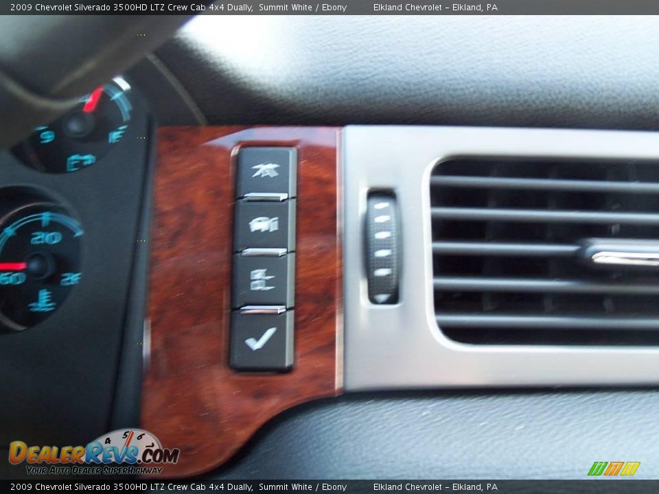 2009 Chevrolet Silverado 3500HD LTZ Crew Cab 4x4 Dually Summit White / Ebony Photo #27