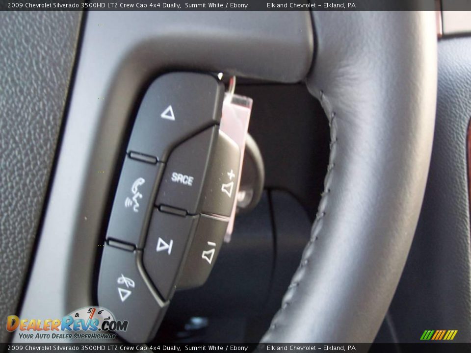 2009 Chevrolet Silverado 3500HD LTZ Crew Cab 4x4 Dually Summit White / Ebony Photo #30