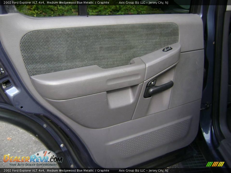 2002 Ford Explorer XLT 4x4 Medium Wedgewood Blue Metallic / Graphite Photo #13
