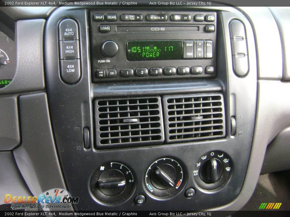2002 Ford Explorer XLT 4x4 Medium Wedgewood Blue Metallic / Graphite Photo #18