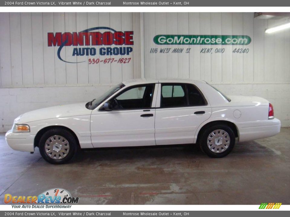 2004 Ford Crown Victoria LX Vibrant White / Dark Charcoal Photo #2