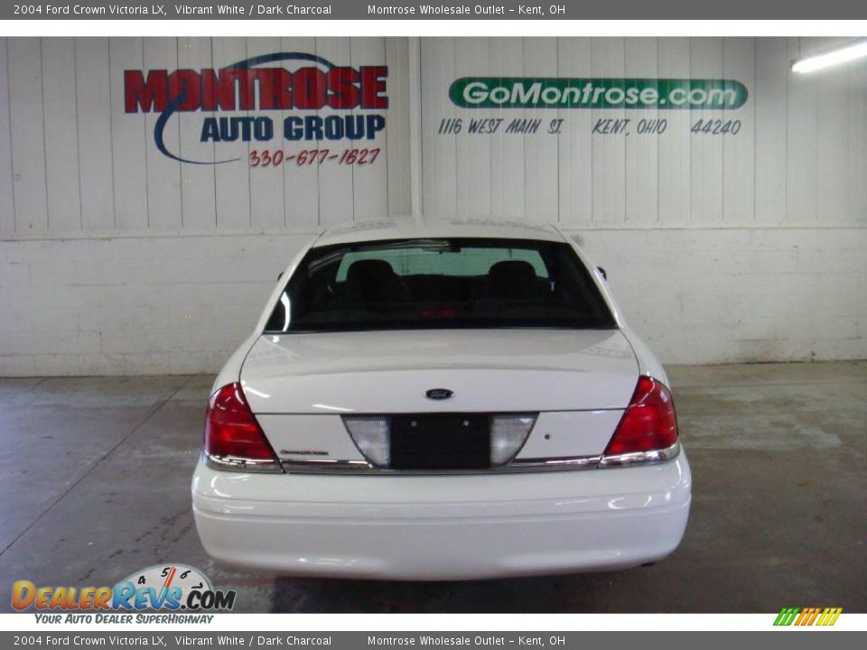 2004 Ford Crown Victoria LX Vibrant White / Dark Charcoal Photo #3
